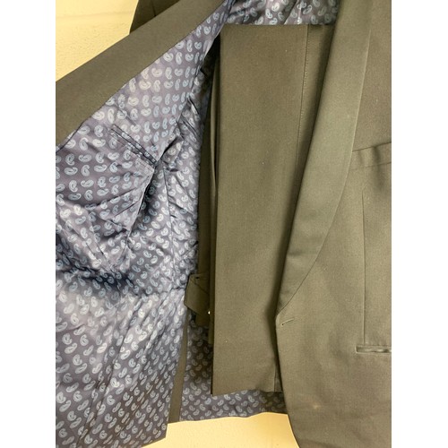 42 - Trevira Dinner suit in size 40R Jacket and 40R Trouser