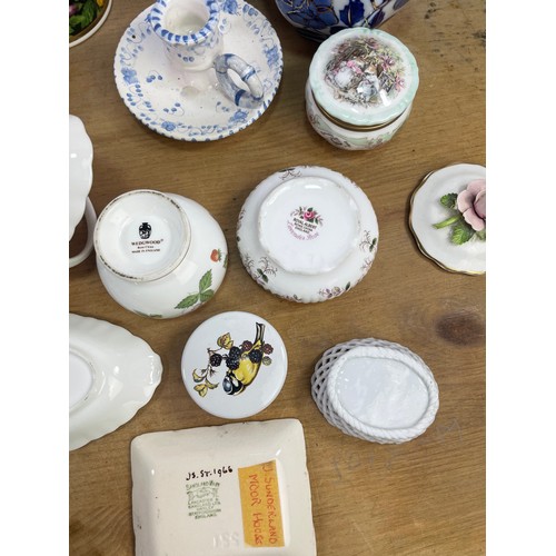 346 - Group Of Collectable Porcelain Inc Royal Albert, Doulton, Wedgwood, Spode, Coalport etc