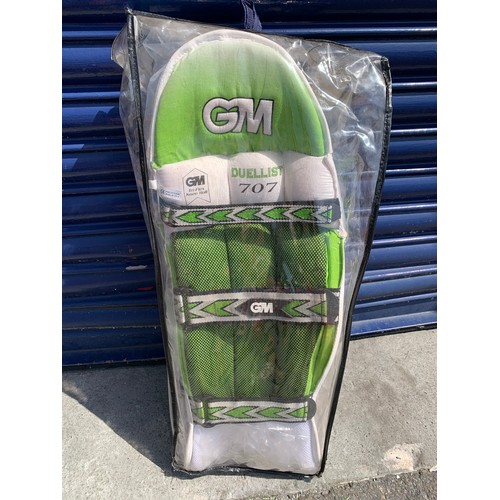 36L - As New Gunn & Moore Duellist 707 Cricket Pads