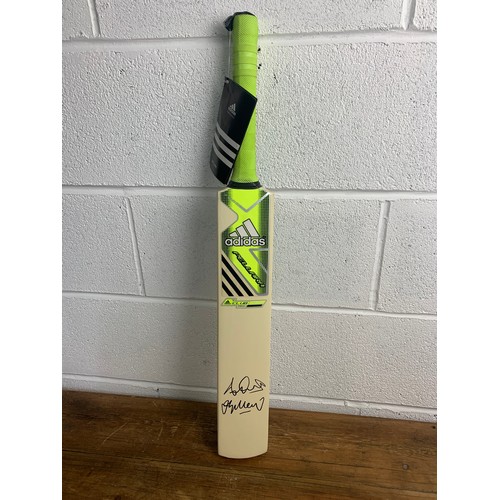 386 - Ashley Giles and Jason Gillespie hand signed autograph cricket bat