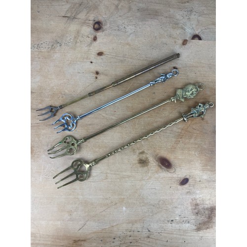 173 - Four Vintage Toasting Forks, 1 Telescopic