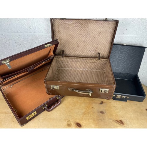 174 - Three Vintage Cases