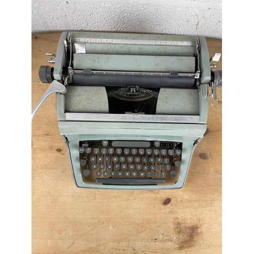 221 - Vintage Underwood FIVE Typewriter