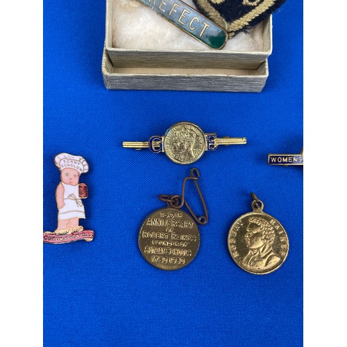 397 - Group of Collectable Badges & Medals Inc Pendant with Gold Leaf