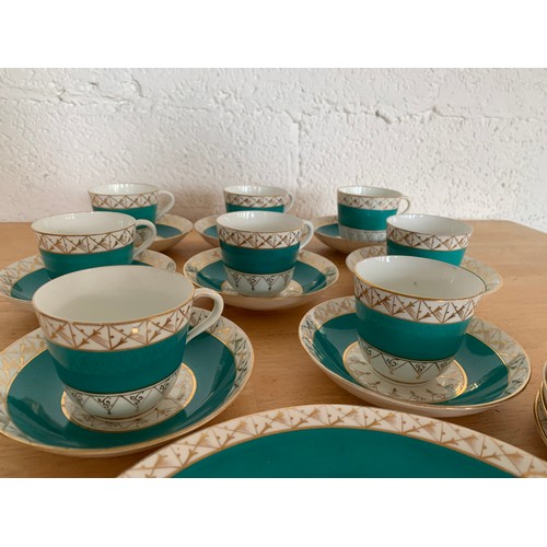 162 - Victorian Green and Gold Tea Service - to include 1 Cake Plate, 8 Small plates (one a/f), 8 Saucers ... 