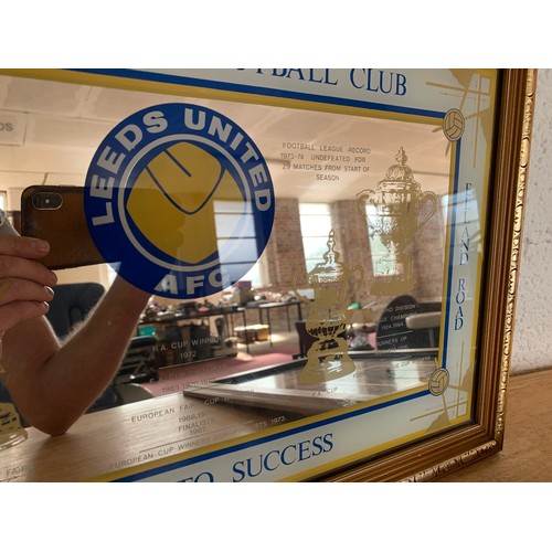 395 - Vintage 1970's Leeds United Mirror and History of Leeds United Football Club Clock