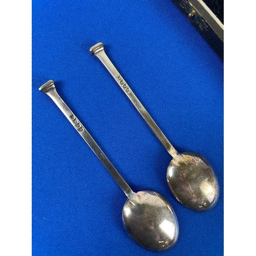 266 - Nice Boxed Set of 6 EPNS Spoons