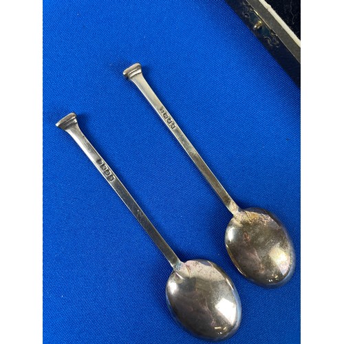 266 - Nice Boxed Set of 6 EPNS Spoons