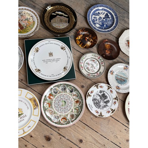 290 - Quantity of Collectable Plates Inc. Poole