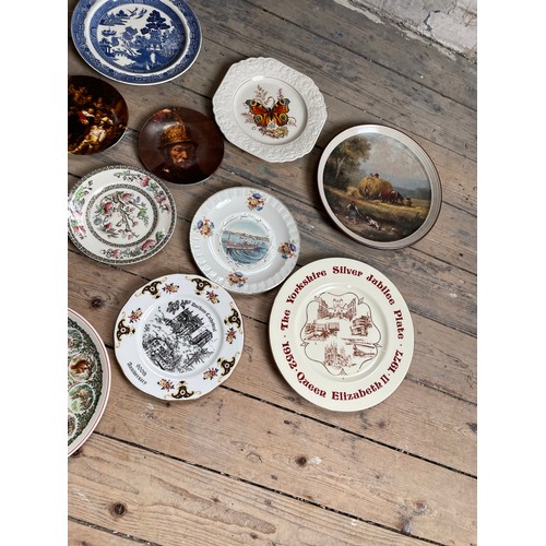 290 - Quantity of Collectable Plates Inc. Poole