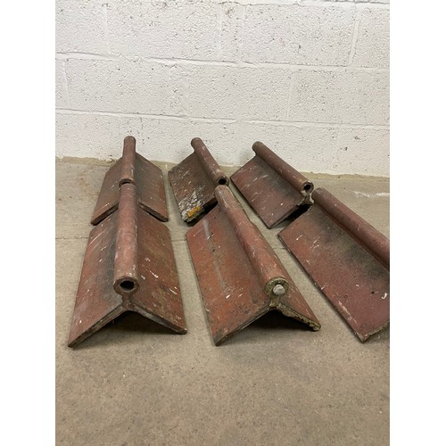 432 - 6 Reclaimed Victorian Terracotta Roof Ridge Tiles