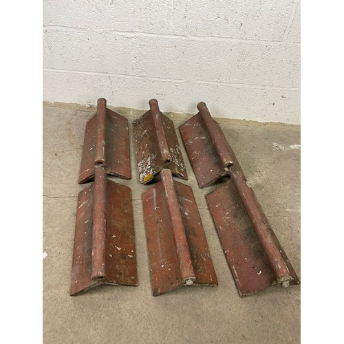 432 - 6 Reclaimed Victorian Terracotta Roof Ridge Tiles