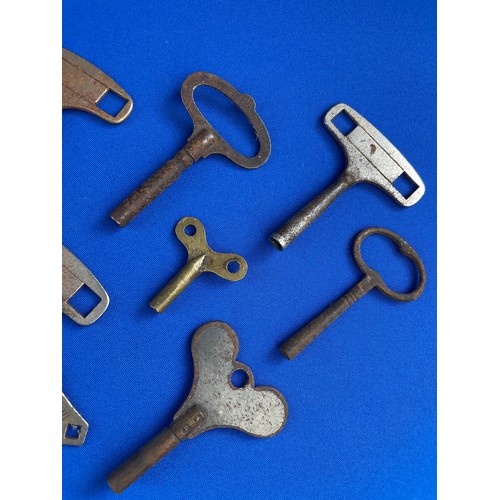 206 - 10 Antique & Vintage Clock Keys