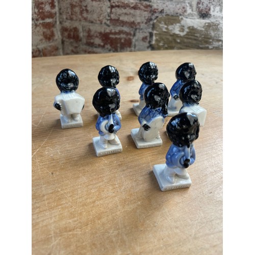 208 - 8 Unpainted Robertson Jam Figures