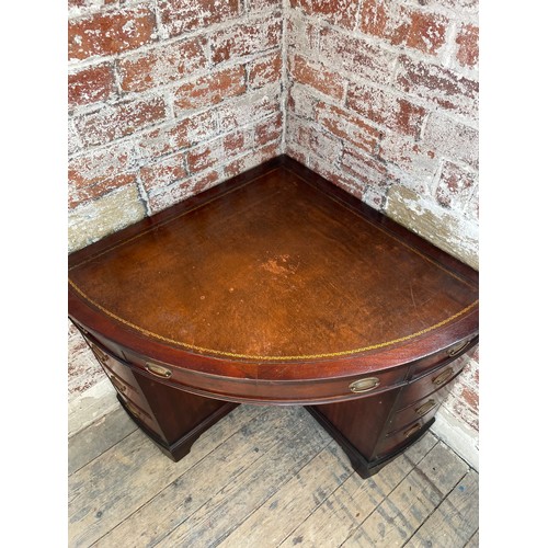 459 - Lovely Mahogany Leather Topped Corner Desk