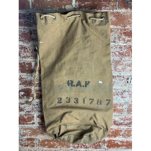 226 - Military Interest: WWII RAF Deployment/Kit Bag