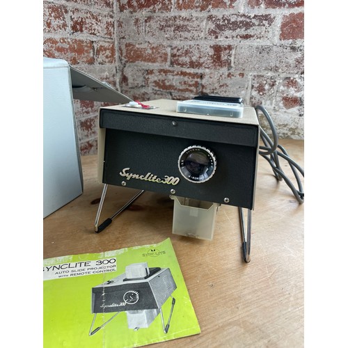 228 - Vintage Synclite 300 Slide Projector Boxed with Instructions & Remote Control