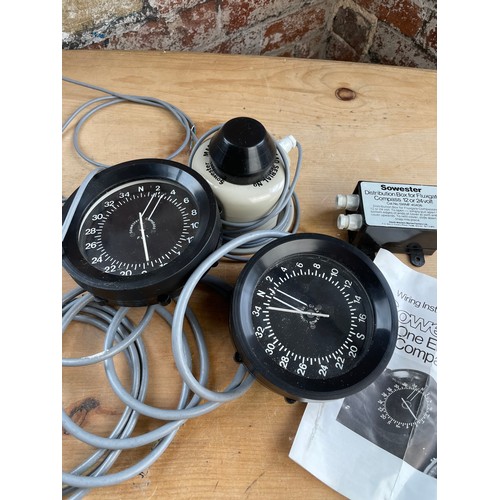 240 - Sowester Fluxgate Electric Marine Compass With Double Readout & Wiring Instructions