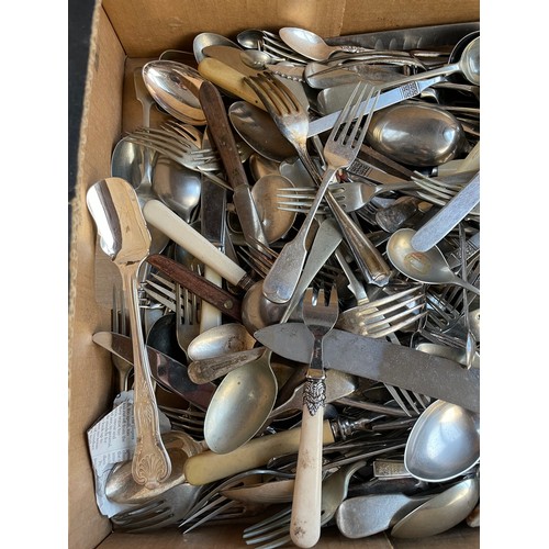 232 - Large Quantity of Vintage Flatware