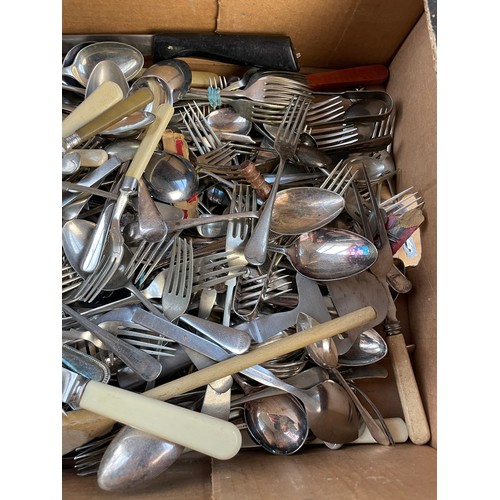 232 - Large Quantity of Vintage Flatware