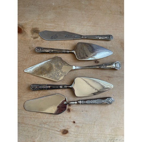 285 - Vintage EPNS & Silver Plate CaKe Slices & Fish Knife