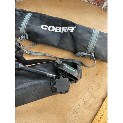 304 - Cobra Camera Tripod & Hama Camera Monopod