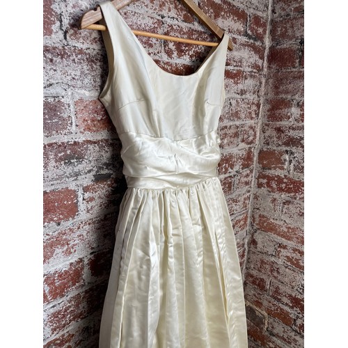 295 - Vintage Wedding Dress