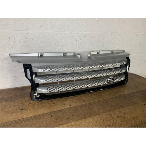 339 - Land Rover Range Rover Sport E320 Grille