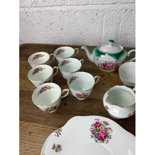 129 - Royal Stuart Part Tea Service