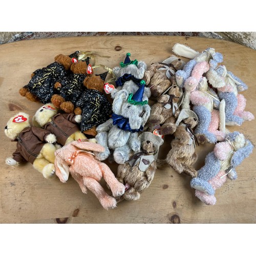 27 - 16 TY Beanie Babies Attic Treasures Teddies. 4x May, 4x Hogan, 3x Merwyn, 2x Baron, 1x Camelia 1993 ... 