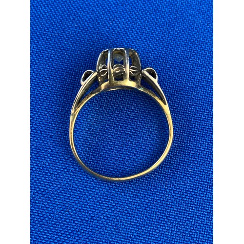 67 - 18ct Gold Ring with Diamond on Tall Gallery - 3.5g gross