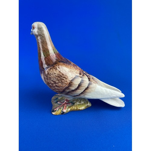 89 - Beswick Pigeon 1383 Three Stripes On Wing, Early Version