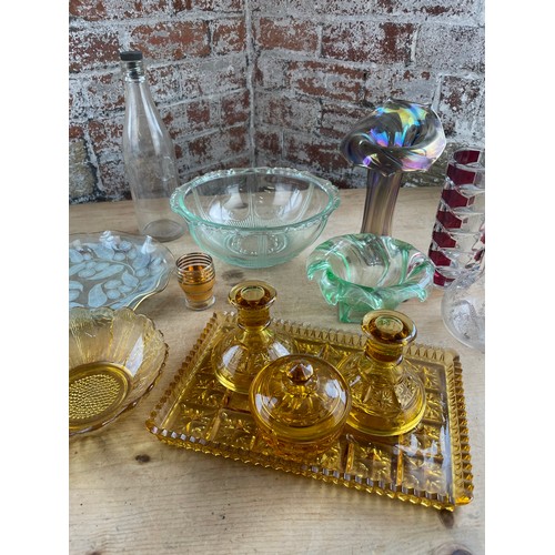 184 - Group Of Collectable Vintage Glassware