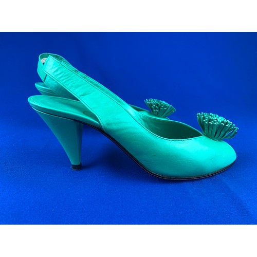 325 - Carvela Ladies Designer Shoes - size 37 1/2