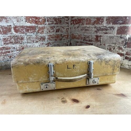 358 - Quality Leather Vintage Revelation Suitcase