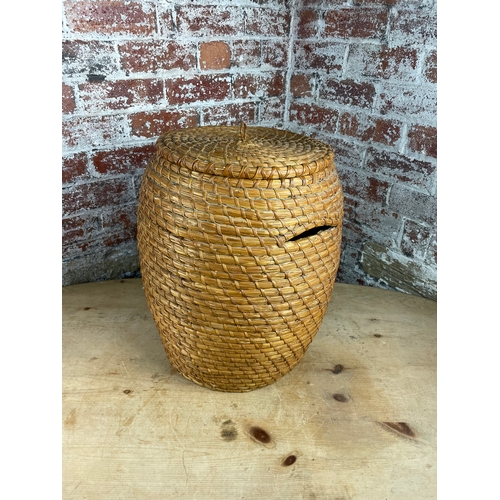 446 - Vintage Wicker Alibaba Basket