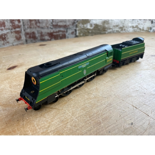 100 - Hornby Dublo 