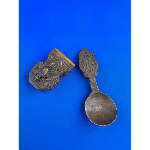 301 - Black Forrest Beautifully Carved Pocket Watch Holder & Spoon.