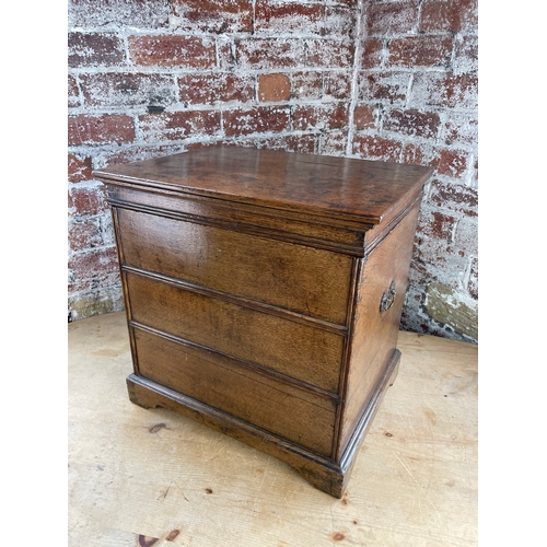 447 - Georgian, Period Oak Close Stool With Faux Drawer Panelling & Carry Handles Circa 1790