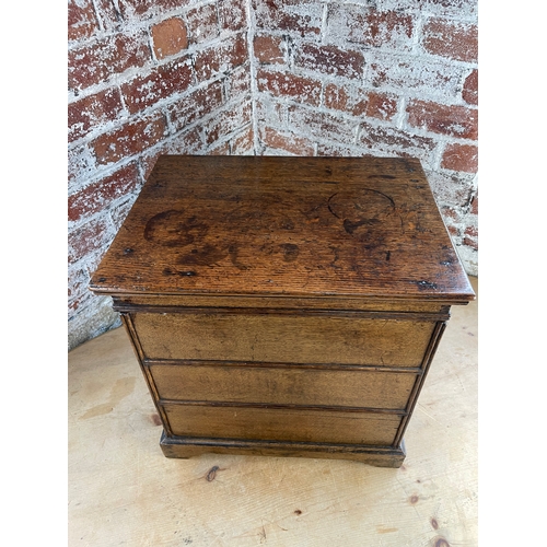 447 - Georgian, Period Oak Close Stool With Faux Drawer Panelling & Carry Handles Circa 1790