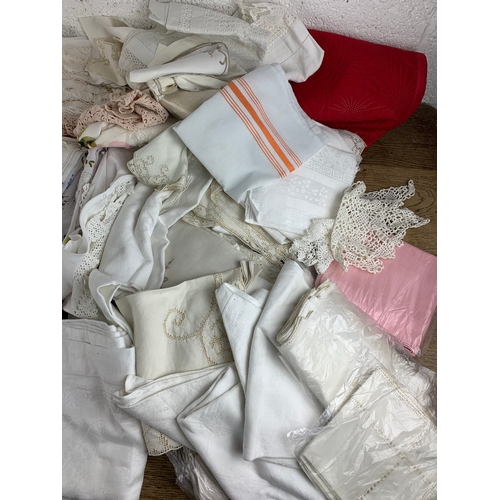 246 - Huge Amount of Vintage Linen inc. Table Cloths, Place Settings, Crocheted items etc.