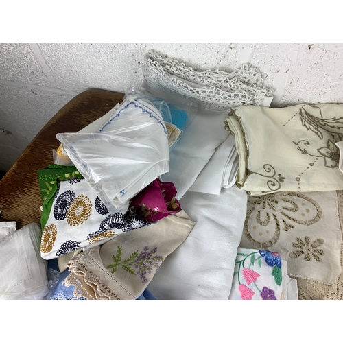 246 - Huge Amount of Vintage Linen inc. Table Cloths, Place Settings, Crocheted items etc.