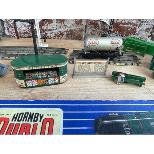 120 - Large Set Of Hornby Dublo Items. Inc Boxed Duchess Of Montrese, Boxed 6567 With 6 Carriages, Trix Wh... 