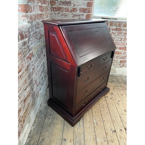 409B - Good Quality Well Made Modern Bureau