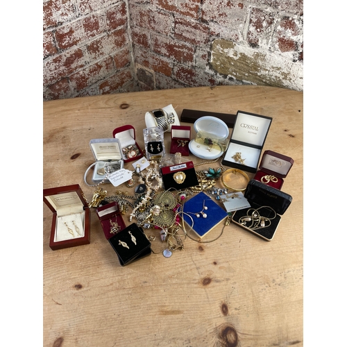 32 - Lot Of Jewellery Items