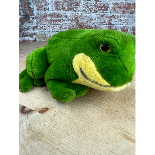 87 - Large Steiff Green Frog