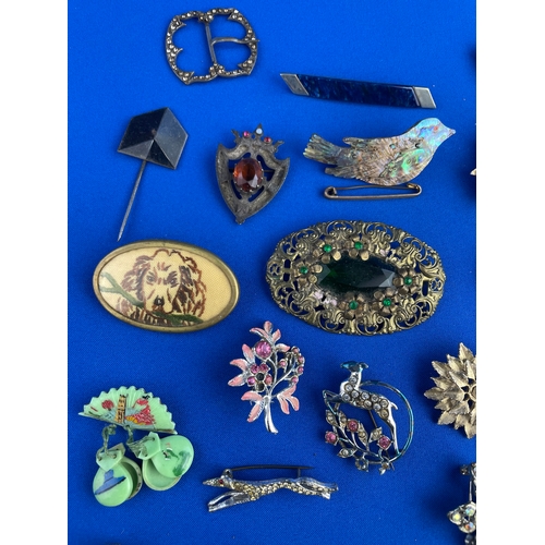 40 - Collection of Vintage Brooches & Clips