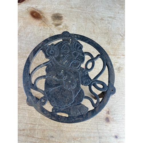 208 - Vintage Cast Iron Bonzo The Dog Trivet