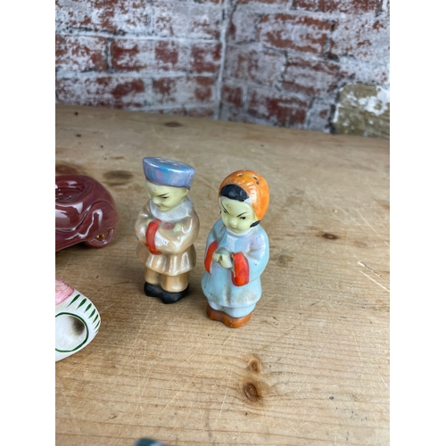 213 - Vintage Novelty Salt & Pepper Shakers Inc. Bonzo The Dog