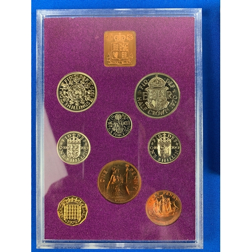 21 - 1970 Royal Mint Proof Coin Set, Coinage of Great Britain and Northern Ireland - lot 1 of 4